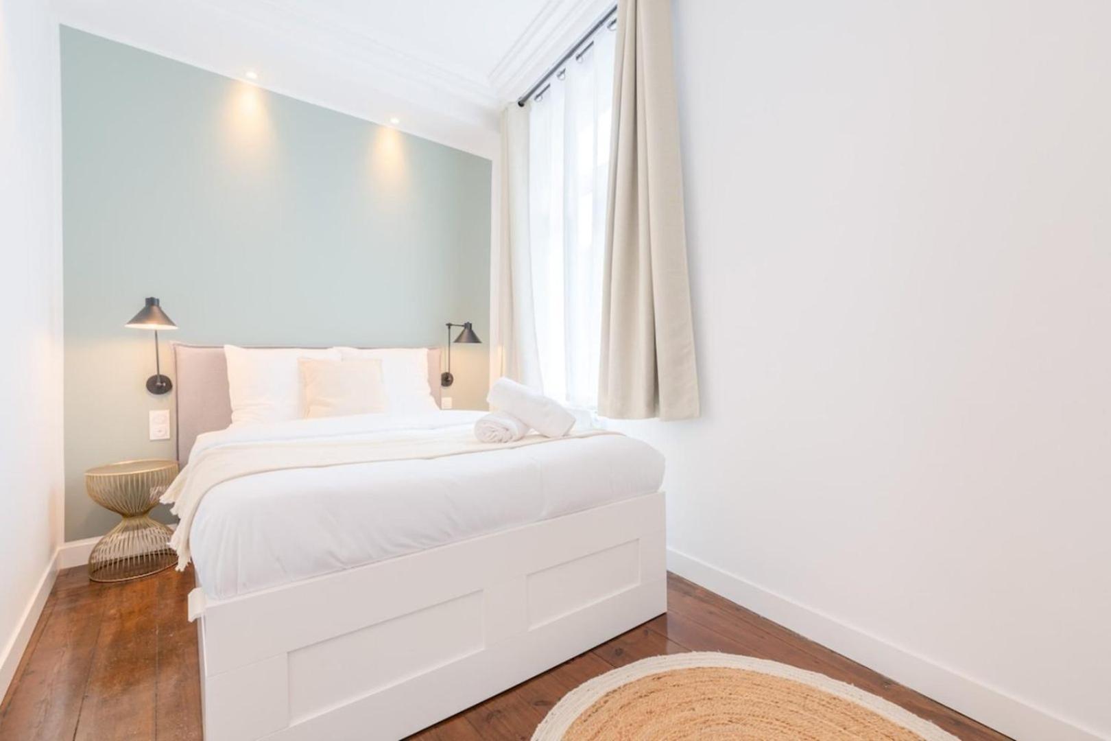 Renovated Apartment 3Bed 2Bath ليل المظهر الخارجي الصورة