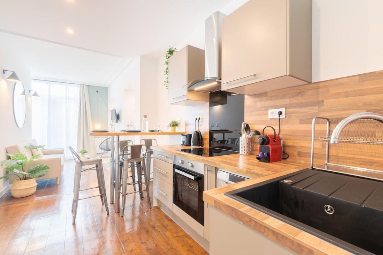 Renovated Apartment 3Bed 2Bath ليل المظهر الخارجي الصورة